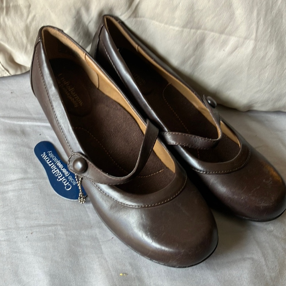 Croft & Barrow NWT brown leather Mary Jane’s sz 8 Sense Ability